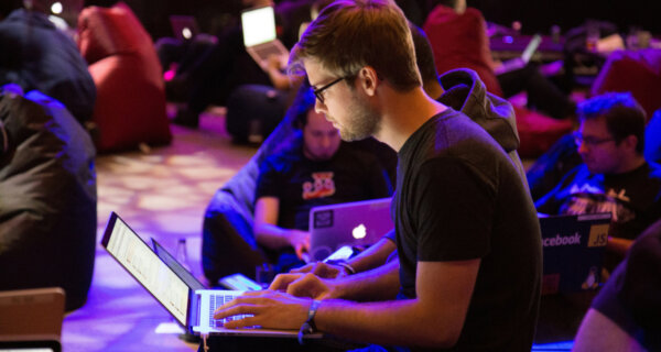 Управление командой разработки игр